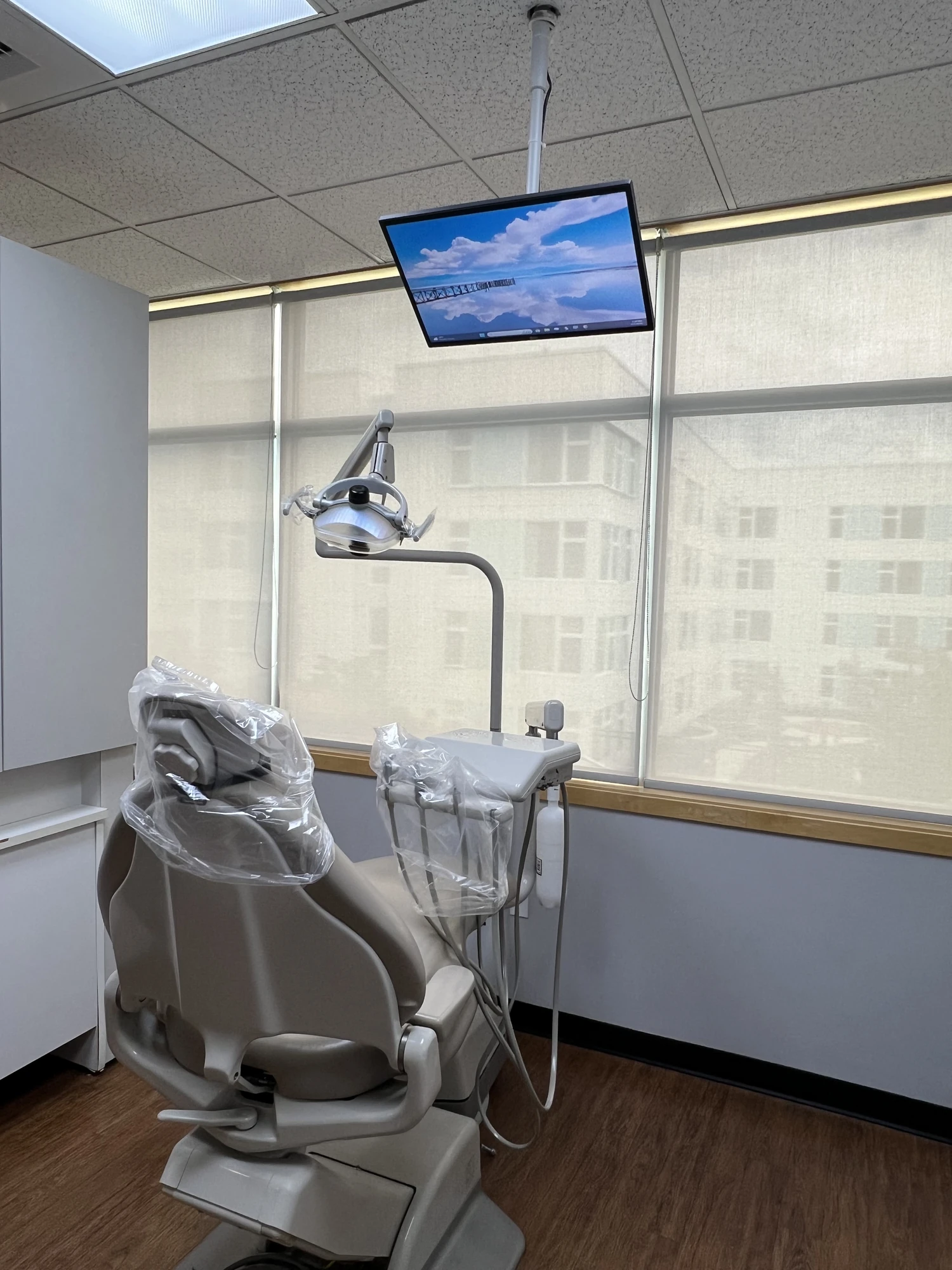 A bright Dentistry NW treatment room in Tacoma